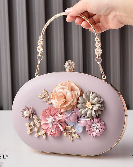 روز | حقيبة السهرة المزينة بالزهور