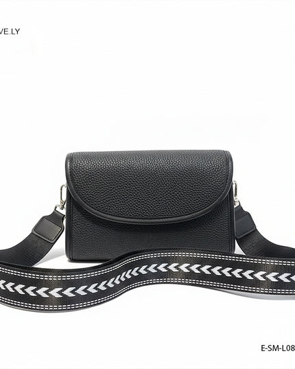 تالا | حقيبة كتف بقلاب وحزام عريض